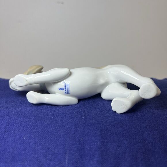 Lladro 5348 On the Scent Adorable Beagle Puppy Dog on the Hunt Retired Rare - Picture 10 of 10